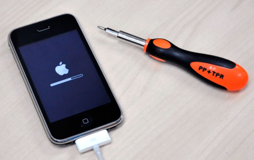 聯(lián)通iPhone 3G拆機圖解