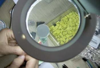 由于焊點比較小，請確保焊點之間沒有短路的現(xiàn)象