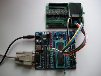 將KC-101最小系統(tǒng)板與KC-102顯示模塊用杜邦線進(jìn)行連接