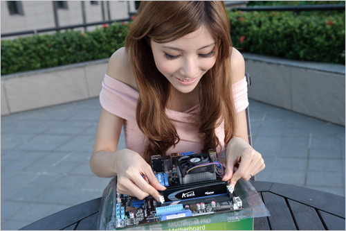 開核大作戰(zhàn) 美女手把手教你如何裝機