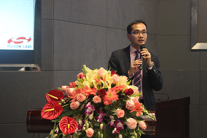 Silicon Labs陳雄基經(jīng)理在物聯(lián)網(wǎng)論壇上演講。