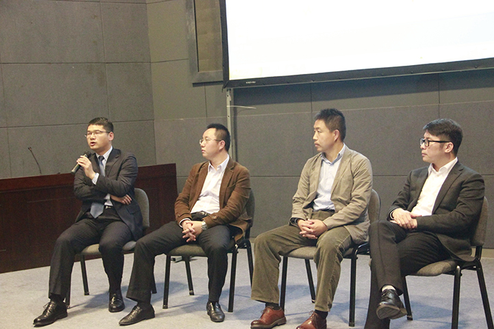 德國萊茵TUV羅黎副經(jīng)理參加圓桌討論。