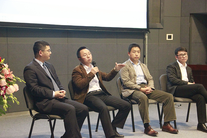 是德科技業(yè)務(wù)拓展經(jīng)理呂寶華先生在圓桌討論中為聽眾解答問題。