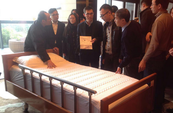 邁動醫(yī)療智能床墊系統(tǒng)引領(lǐng)智慧居家養(yǎng)老新風(fēng)尚