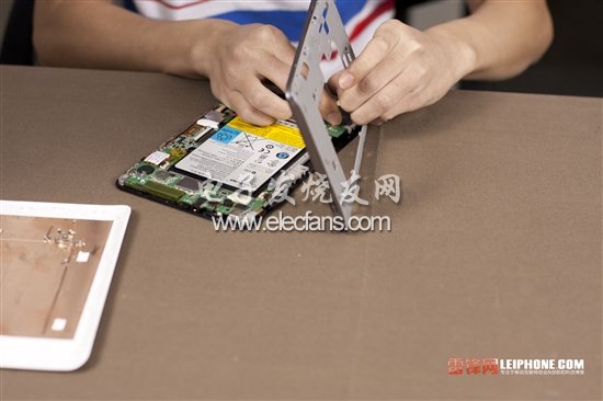 第一步當(dāng)然是要先瞟一眼了，因?yàn)榻酉聛聿鸪缮稑?，還不知道呢。