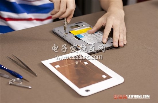 第一步當(dāng)然是要先瞟一眼了，因?yàn)榻酉聛聿鸪缮稑?，還不知道呢。