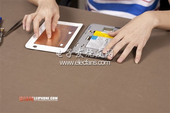 第一步當(dāng)然是要先瞟一眼了，因?yàn)榻酉聛聿鸪缮稑?，還不知道呢。