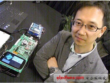 一位三星SoC首席技術工程師展示了該公司第一個Exynos四核應用處理器，第一顆移動芯片是基于32 nm HKMG工藝制作的