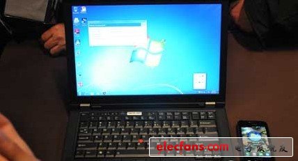 采用諧振技術(shù)的英特爾無線充電技術(shù)解決方案可用超極本為智能手機充電（BEBY方式）