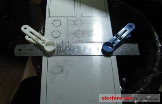 準(zhǔn)備好電磨，鋸片，準(zhǔn)備開(kāi)槽。