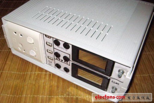 合上蓋子，上緊螺絲。