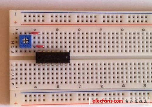 入2個短跳線，連接J4-J6和G5-G7