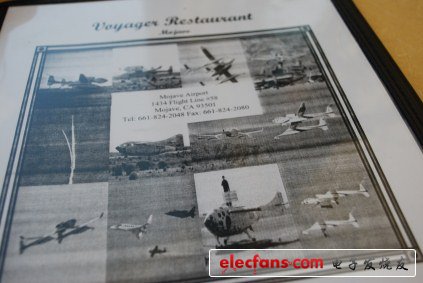 回顧：莫哈韋的航空港有一些帶有旅館的小機(jī)場，這些機(jī)場留著全盛時(shí)期的飛行測試的痕跡