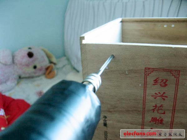 牛人打造的多功能手電鉆（動(dòng)手能力超強(qiáng)）