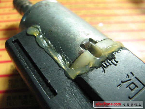 牛人打造的多功能手電鉆（動(dòng)手能力超強(qiáng)）