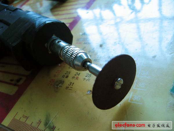 牛人打造的多功能手電鉆（動(dòng)手能力超強(qiáng)）