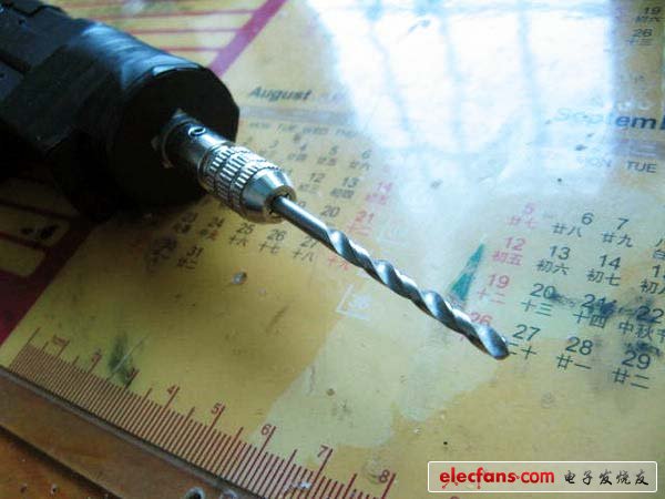 牛人打造的多功能手電鉆（動(dòng)手能力超強(qiáng)）