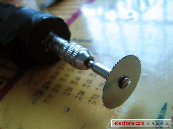 牛人打造的多功能手電鉆（動(dòng)手能力超強(qiáng)）