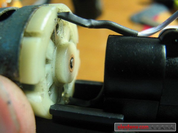 牛人打造的多功能手電鉆（動(dòng)手能力超強(qiáng)）