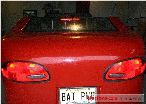 反應迅速的LED剎車燈更亮，更低耗