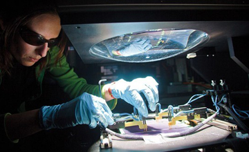 全球光伏廠商試比高 太陽能電池轉(zhuǎn)換效率大PK