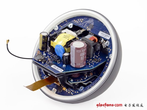 Nexus Q可以算作我們第一次碰到有如此多環(huán)形部件的設備。