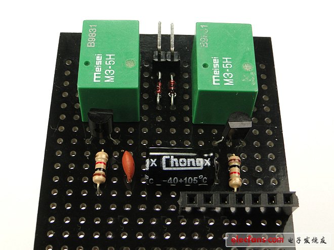 將元器件按圖擺好