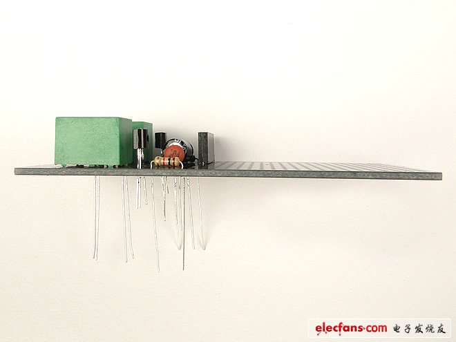 盡量少占用萬能板的面積