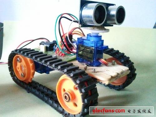 國(guó)外牛人DIY超聲波導(dǎo)航坦克機(jī)器人（圖文）