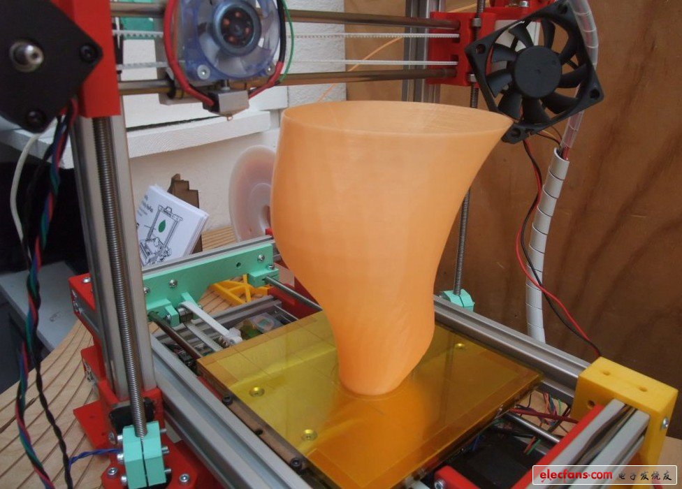 國(guó)外80后牛人打造創(chuàng)意便攜式3D打印機(jī)(圖文)