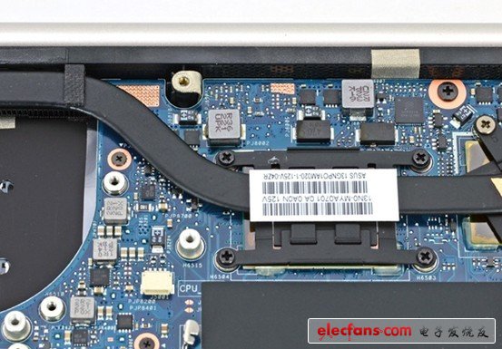 關(guān)于移除這個(gè)保修貼紙有點(diǎn)奇怪，因?yàn)檫@不可挽回