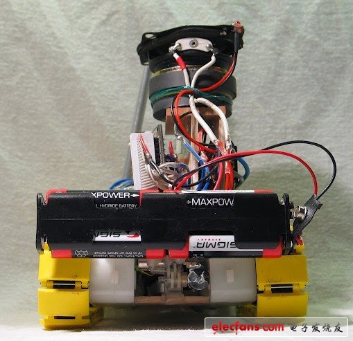 這個(gè)導(dǎo)航很復(fù)雜因?yàn)樗⒉恢皇嵌惚苷系K物，這只是簡單的部分，機(jī)器人還需要去找到一個(gè)適合的地方演奏