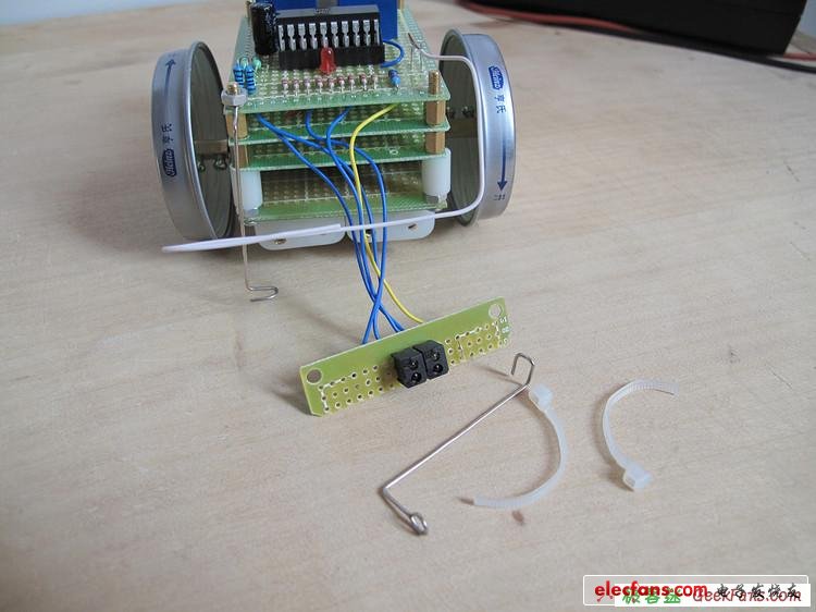 機(jī)器人制作：模擬計(jì)算機(jī)循線(xiàn)小車(chē)