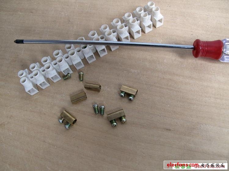 機(jī)器人制作：模擬計算機(jī)循線小車