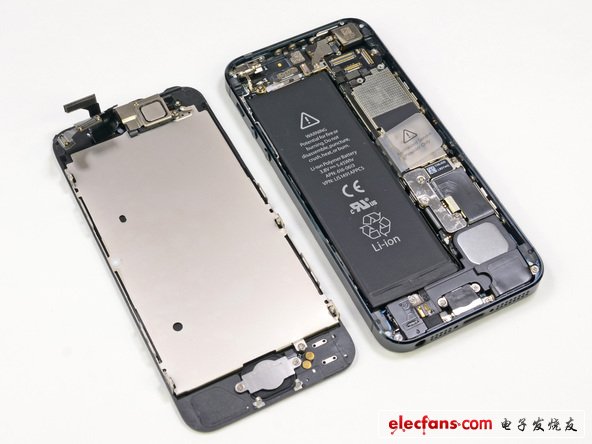 iphone5內(nèi)部及顯示屏前后蓋一覽無遺。我們可以看到什么？大容量電池？天線連接器？麥克風(fēng)？攝像機(jī)？手機(jī)振動(dòng)器