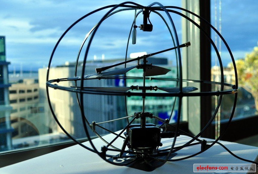 這是一款遙控直升機(jī)