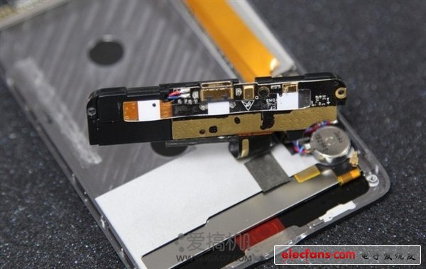 真值3456？拆開nubia Z5一探究竟