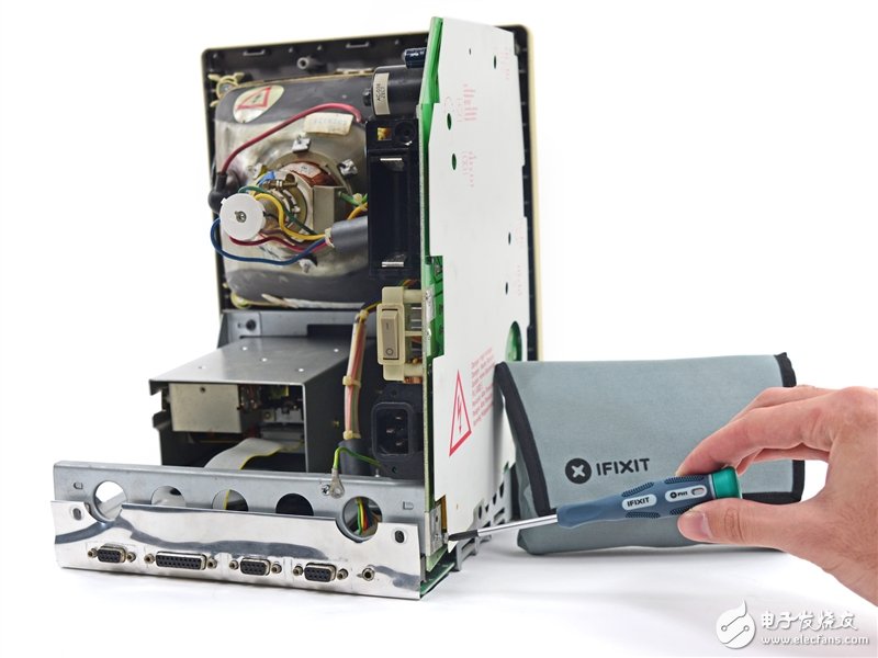 這可真是個古董：蘋果第一代Mac深度拆解