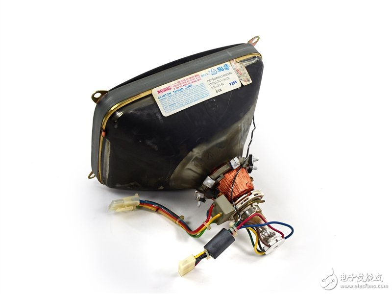 這可真是個古董：蘋果第一代Mac深度拆解