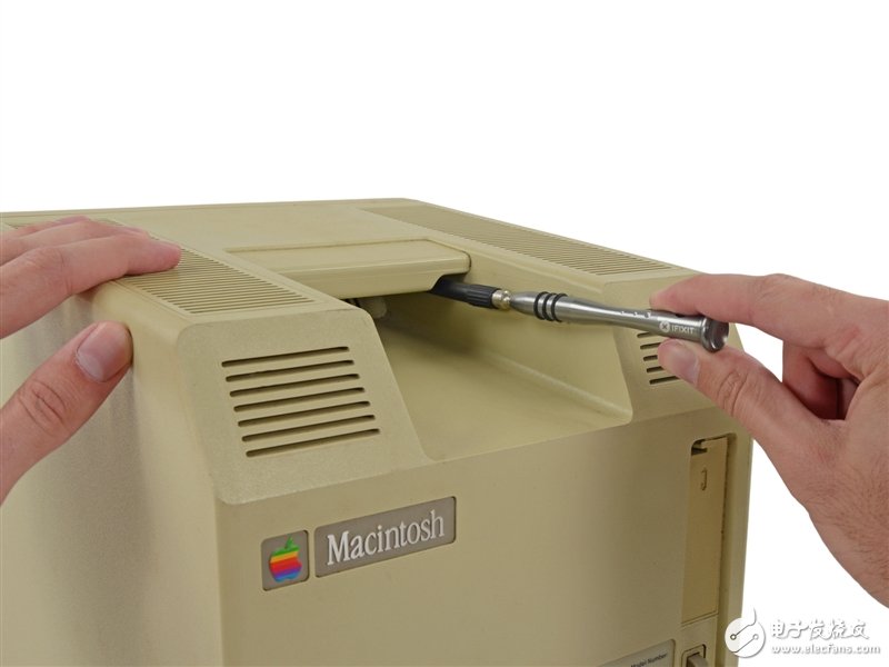 這可真是個古董：蘋果第一代Mac深度拆解