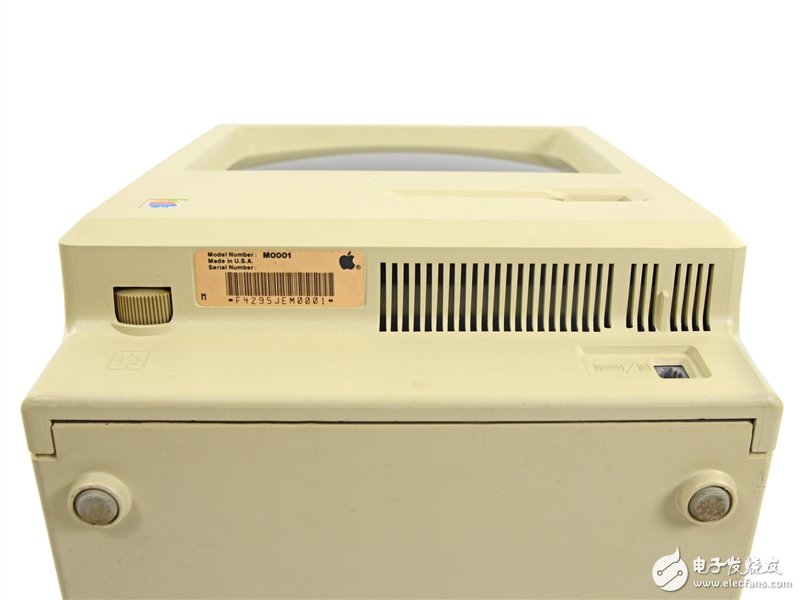 這可真是個古董：蘋果第一代Mac深度拆解