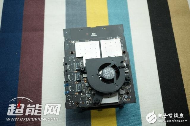 有區(qū)別嗎？小米路由量產(chǎn)版拆解實(shí)錄