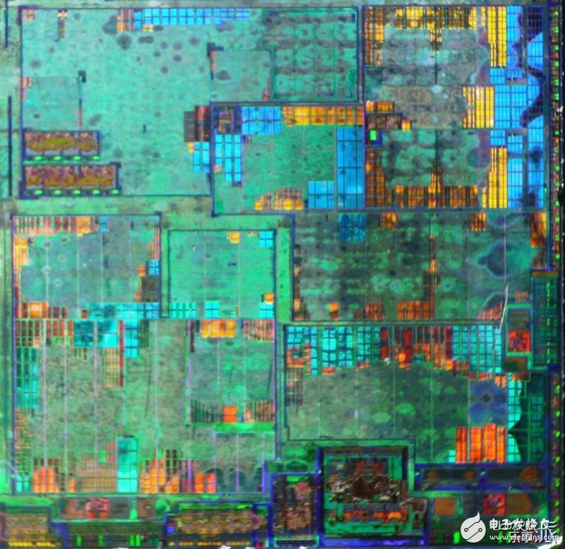 海思Kirin 920就長(zhǎng)這樣：暴力拆解國(guó)產(chǎn)最強(qiáng)芯！