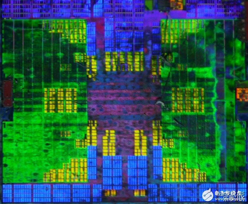 海思Kirin 920就長(zhǎng)這樣：暴力拆解國(guó)產(chǎn)最強(qiáng)芯！