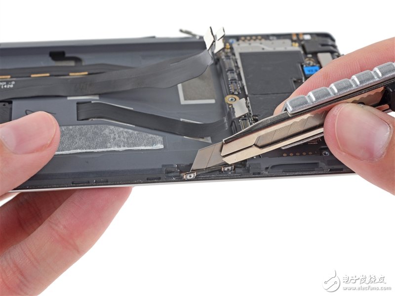 一加手機(jī)完全拆解：到處都是坑??！