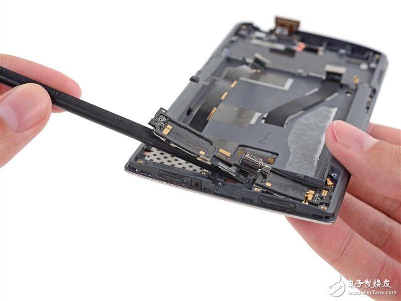 一加手機(jī)完全拆解：到處都是坑??！