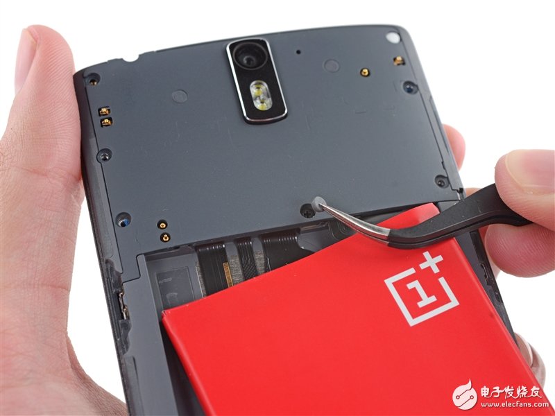 一加手機(jī)完全拆解：到處都是坑??！