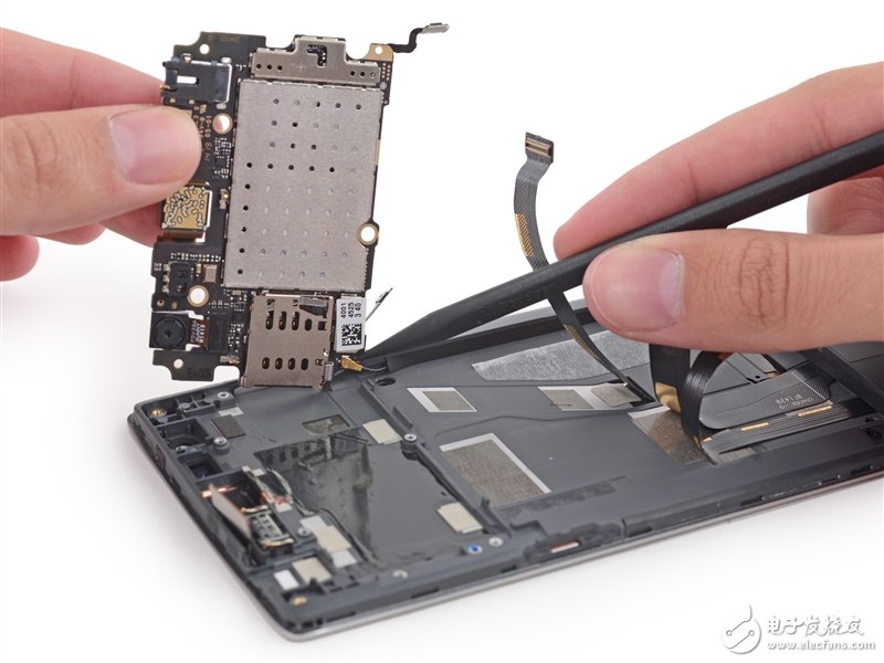 一加手機(jī)完全拆解：到處都是坑??！