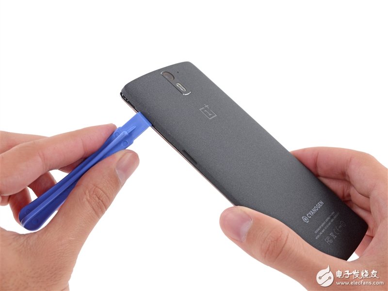 一加手機(jī)完全拆解：到處都是坑啊！