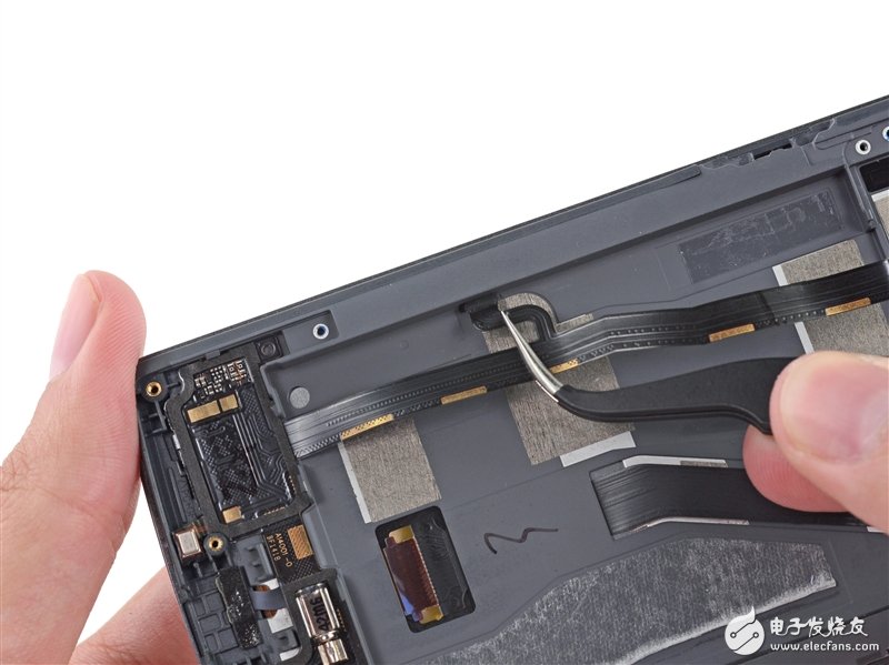 一加手機(jī)完全拆解：到處都是坑??！